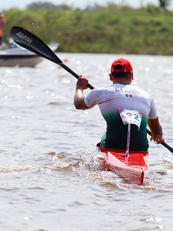 Jahir Zúñiga compitiendo