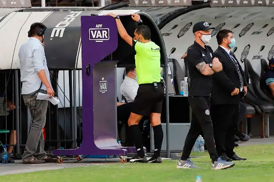 tiempo añadido en el fútbol var